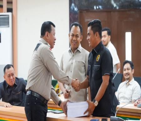 Anggota DPRD Riau Dapil Inhu-Kuansing, Dodi Irawan perjuangkan perbaikan Jalan Teluk Kuantan-Cerenti (foto/ultra)