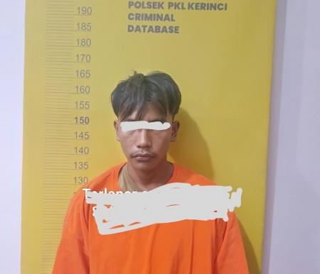 Seorang pria di Pangkalan Kerinci diduga gelapkan Rp11 juta diringkus polisi (foto/Andy)