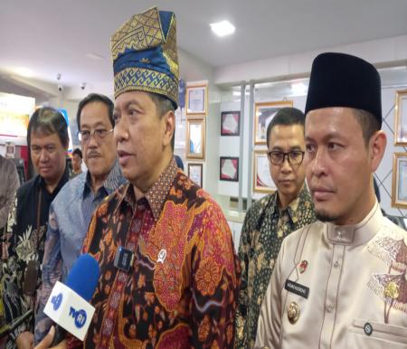 Wamen PAN-RB, Purwodadi didampingi Walikota Pekanbaru, Agung Nugroho tinjau MPP (foto/dini)
