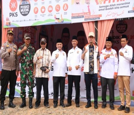 Posko Mudik PKS Riau Hadir di Jalur Padat Riau–Sumbar.(foto: fitri/halloriau.com)