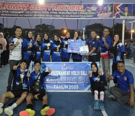 Pelalawan VC taklukkan Sungai Buluh VC, final voli putri Asnol Mubarack Cup meriah (foto/Andy)