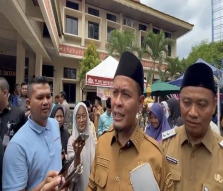 Walikota Pekanbaru, Agung Nugroho, pantau serius kenaikan harga cabai merah (foto/Tata)