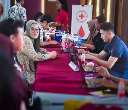 Para pekerja di lingkungan PT Pertamina Hulu Rokan (PHR) Zona Rokan antusias mengikuti kegiatan donor darah di Gedung RCC Rumbai, Rabu (15/4/2026).