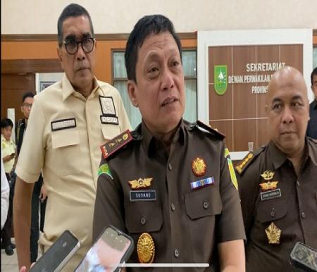 Kajati Riau, Sutikno saat berkunjung ke DPRD Riau.(foto: fitri/halloriau.com)