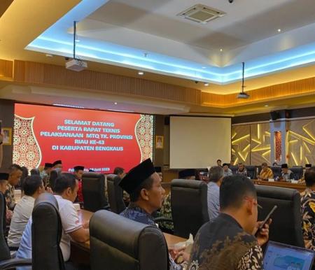 Rapat teknis terkait kegiatan ini dilaksanakan pada Kamis (19/6/2025) di Ruang Rapat Melati Kantor Gubernur Riau.