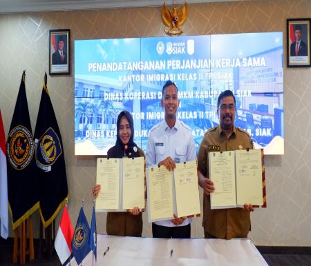 Kantor Imigrasi Kelas II TPI Siak jalin kerja sama strategis dengan Diskop dan UMKM serta Disdukcapil Kabupaten Siak. Foto Ist