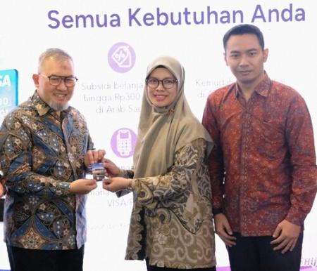 BPKH dan Bank Muamalat meluncurkan Kartu Haji Indonesia (KHI) untuk memudahkan jemaah haji bertransaksi. (Foto: Istimewa)