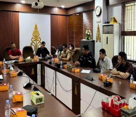 Hearing Komisi I DPRD Pekanbaru bahas fiber optik tak dihadiri Kepala OPD dan Apjatel.(foto: mimi/halloriau.com)