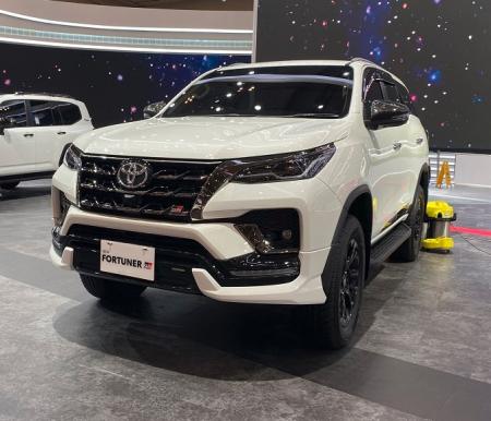 Toyota Fortuner.