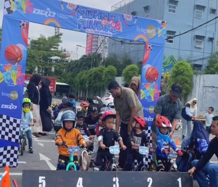 Living World Pekanbaru sukses menggelar lomba pushbike dalam rangkaian acara "September Moves". (Foto: Tata Anintia)