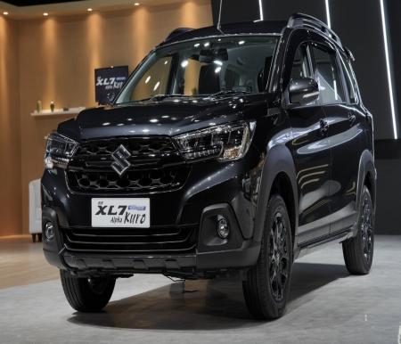 Suzuki luncurkan New XL7 Hybrid Alpha Kuro yang merupakan SUV elegam tangguh (foto/ist)