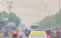 Kondisi kabut asap di Pekanbaru, diduga berasal dari kabupaten tetangga (foto/ist)