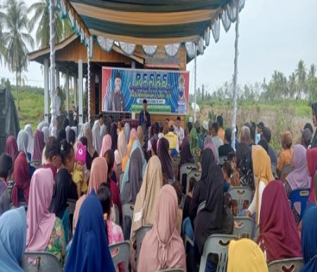 Anggota DPRD Rohil, Basiran Nur Effendi di Kecamatan Sinaboi, pada Senin (4/8/2025). (Foto: Afrizal)