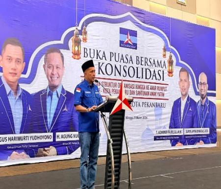 Ketua DPC Demokrat Pekanbaru, T Azwendi Fajri.(foto: mimi/halloriau.com)