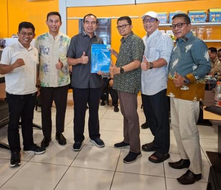 Wan Muhammad Hasyim resmi mendaftar sebagai bakal calon Ketua Umum IKA Unri. (Foto: Istimewa)