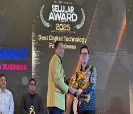Penghargaan di ajang Selular Award 2025, yang digelar oleh Selular Media Network pada 26 Mei 2025 di Jakarta.(foto: istimewa)