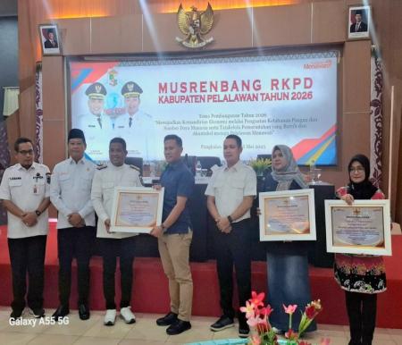 PT Musim Mas kembali terima penghargaan dari Pemkab Pelalawan (foto/Andy)