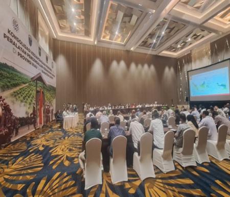 Gubri Abdul Wahid hadiri konsolidasi kesiapsiagaan personel dan peralatan pengendalian Karhutla untuk wilayah Riau-Sumbar (foto/riki)