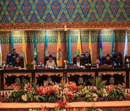 DPRD dan Pemprov Riau sepakati rekomendasi LKPJ 2025 (foto/int)