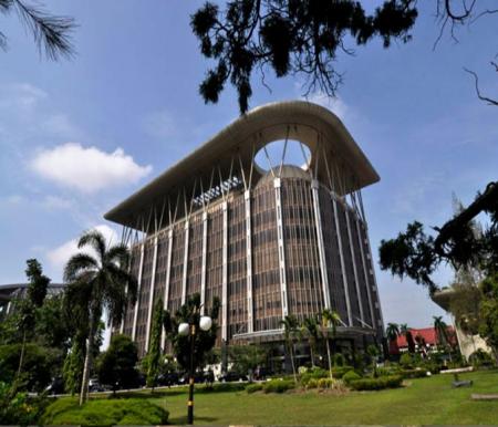 Gedung Pemprov Riau.