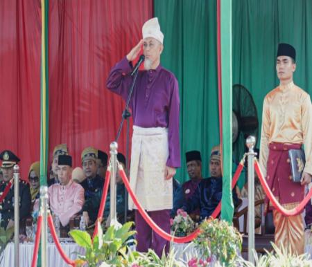 Walikota Dumai H. Paisal pimpin upacara Hari Jadi ke-27 Kota Dumai, di halaman Kantor Wali Kota Dumai, Jalan Tuanku Tambusai, Kelurahan Bagan Besar (foto/bambang)