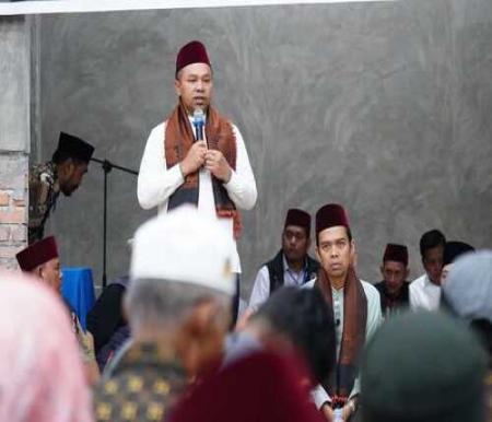 Gubernur Riau Abdul Wahid dan Ustaz Abdul Somad meresmikan Masjid Darus Sa