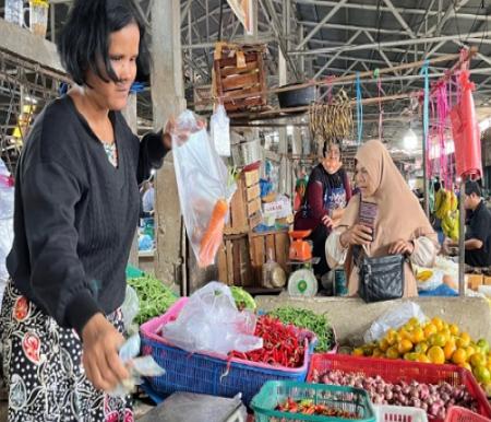 Harga cabai di Pekanbaru mulai turun.(foto: tata/halloriau.com)