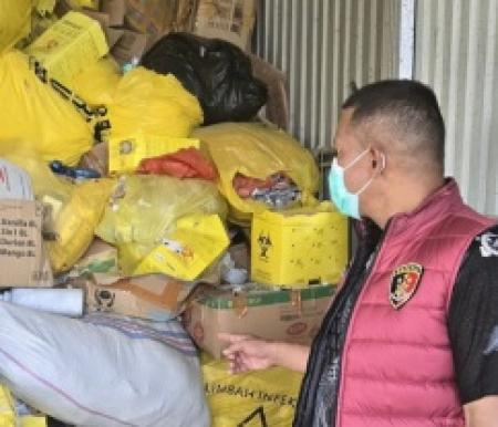 Limbah medis bahan berbahaya dan beracun (B3).