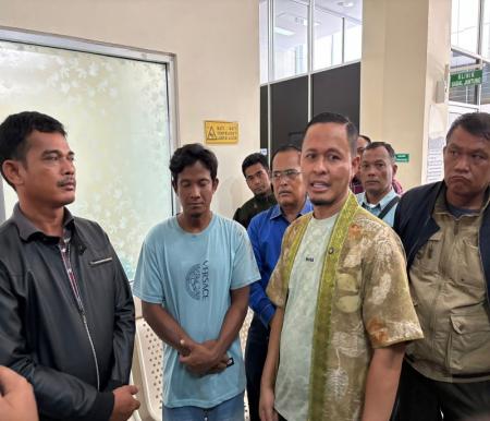 Wako Pekanbaru, Agung Nugroho besuk anak yang di serang gajah liar (foto/dini)