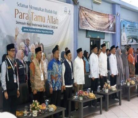 Momen pelepasan jemaah calon haji Riau 2025.(foto: mcr)