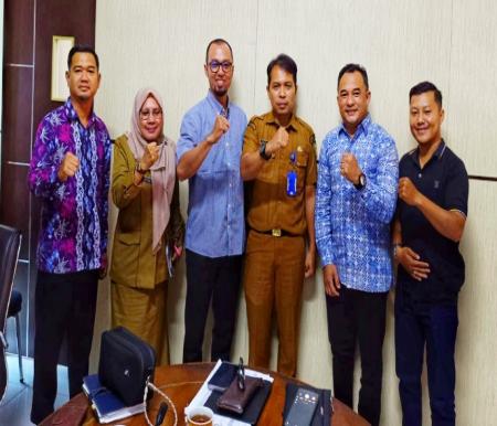 Ketua GPTN Riau, Erfan beserta pengurus berdialog dengan Dinas Pangan Riau untuk perkuat sinergi (foto/ist)