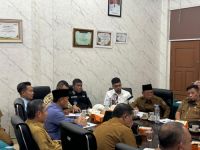 DPRD dan Pemkab Pelalawan duduk bersama.(foto: andi/halloriau.com)